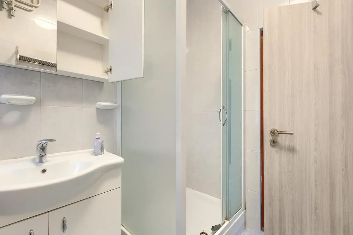 Apartments Erla Banjole Croatia